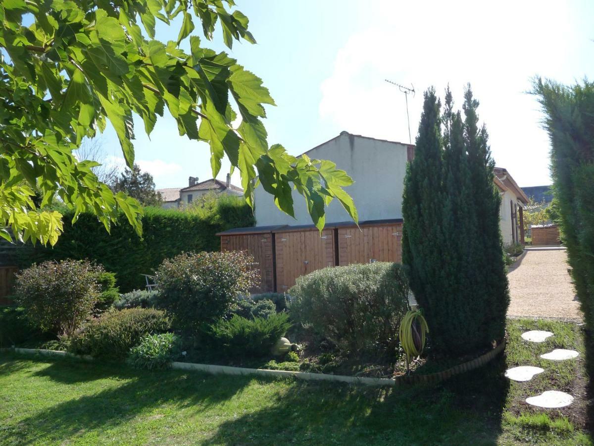 Ferienwohnung Chez Patrick Et Dany Jonzac Exterior foto